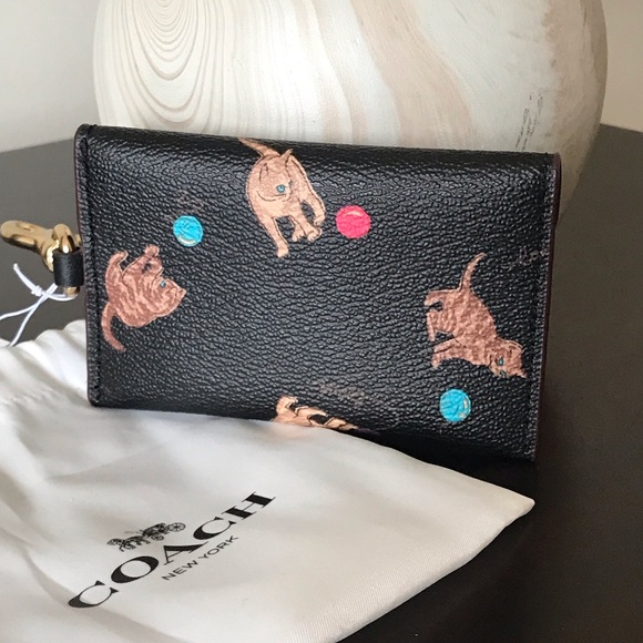 Coach Cat Playing With Yarn Leather Turnlock Card Case NWT - Picture 4 of 16
